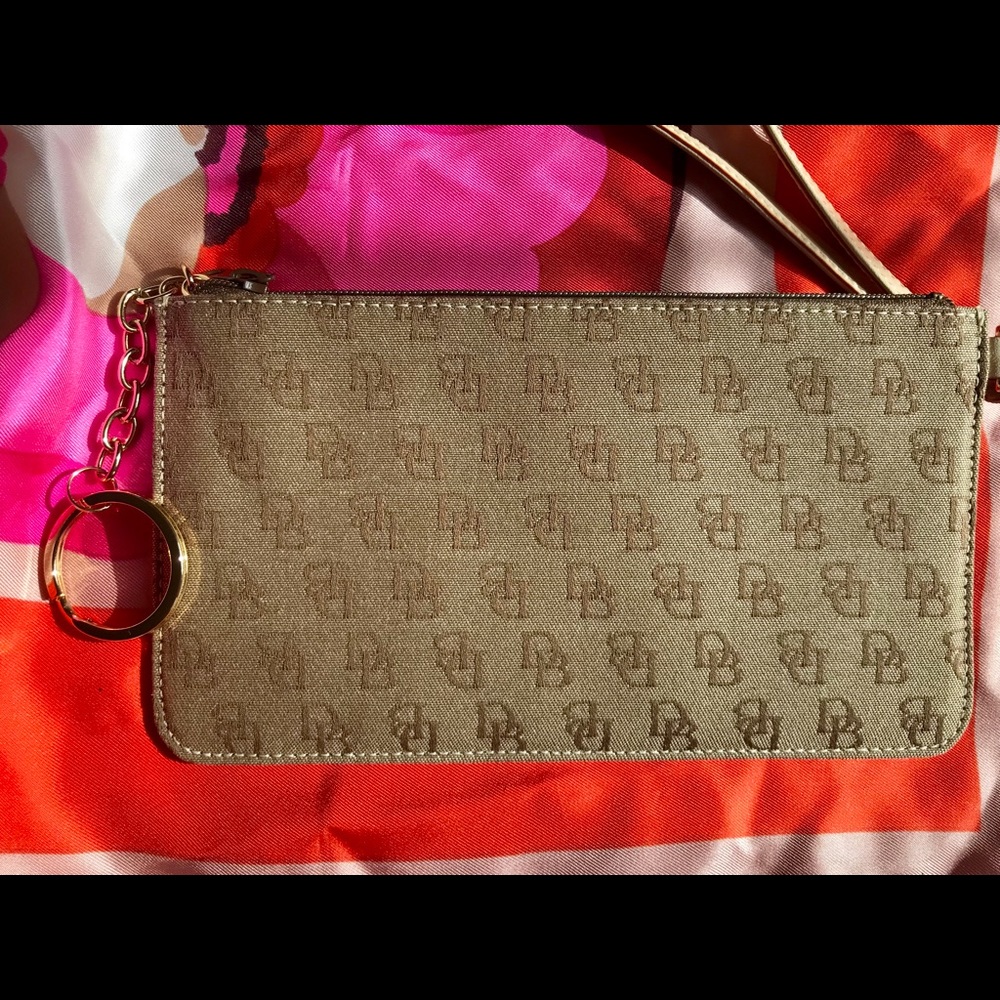 Authentic Dooney & Bourke Wristlet/Wallet NWOT